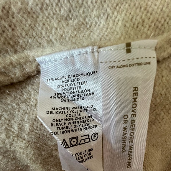 Tommy Hilfiger vest in size Medium - Picture 4 of 4